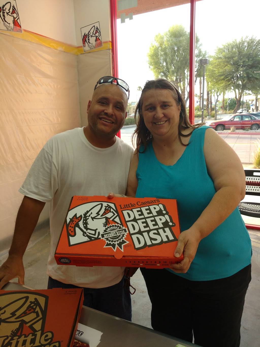 Little Caesars Pizza | meal takeaway | 1717 E Vista Chino, Palm Springs, CA 92262, USA | 7603184860 OR +1 760-318-4860