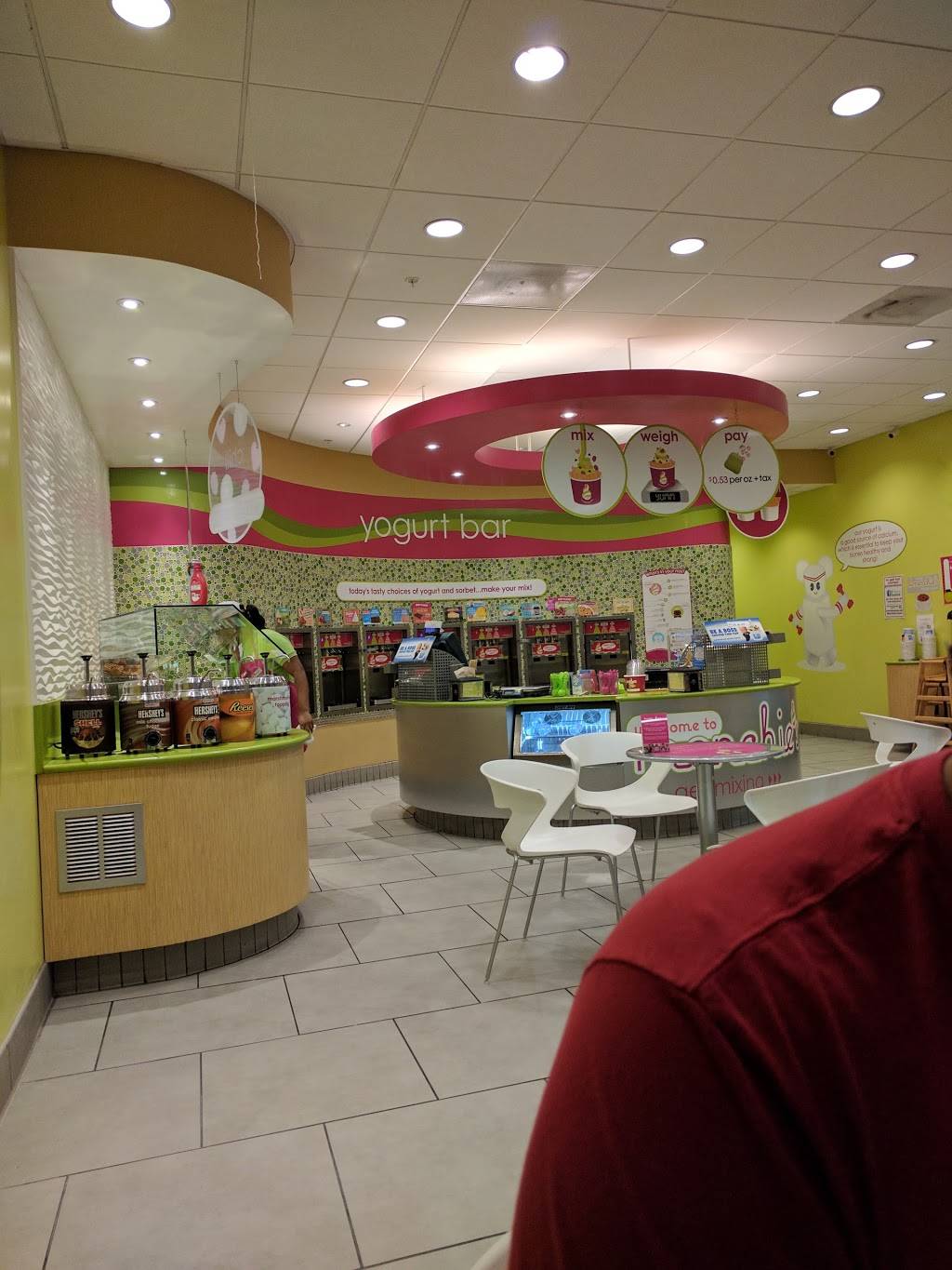 Menchies Frozen Yogurt | bakery | 1759 S, Alameda St Ste 102, Compton, CA 90220, USA | 3105377678 OR +1 310-537-7678