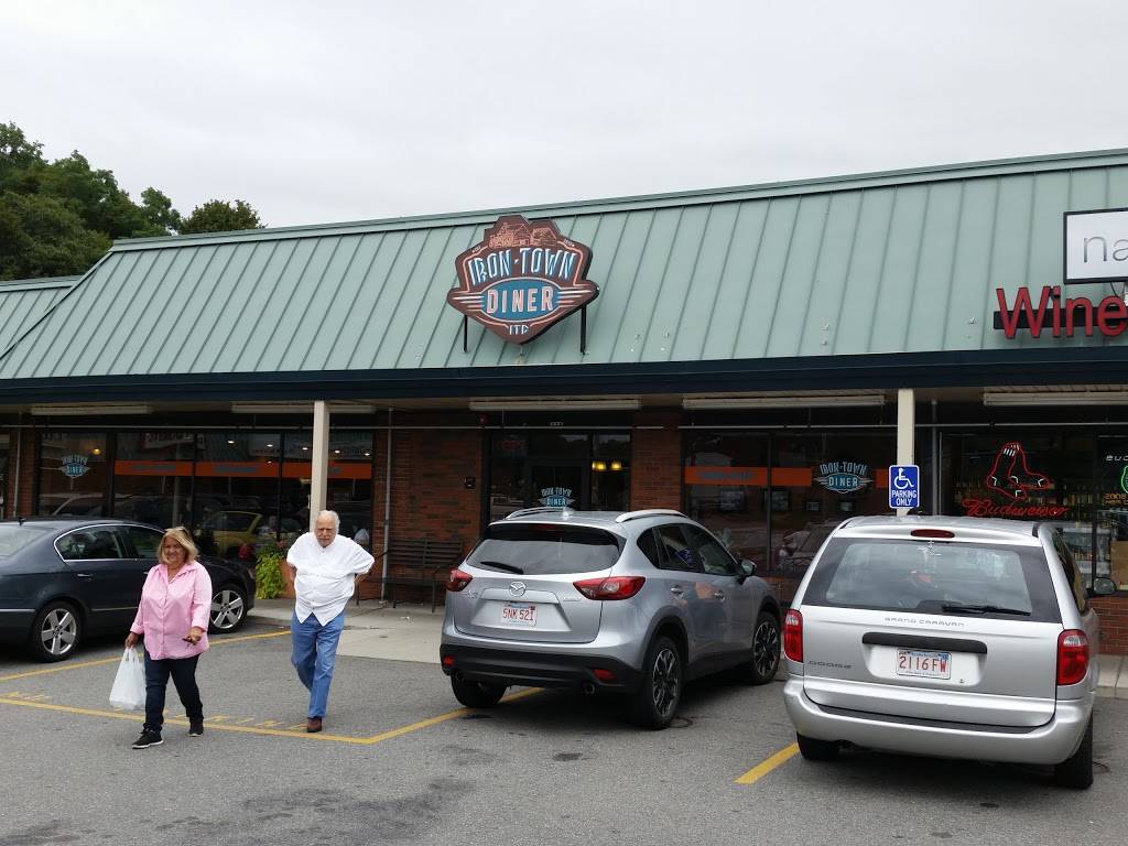 Iron Town Diner | restaurant | 325 Main St, Saugus, MA 01906, USA | 7815582070 OR +1 781-558-2070