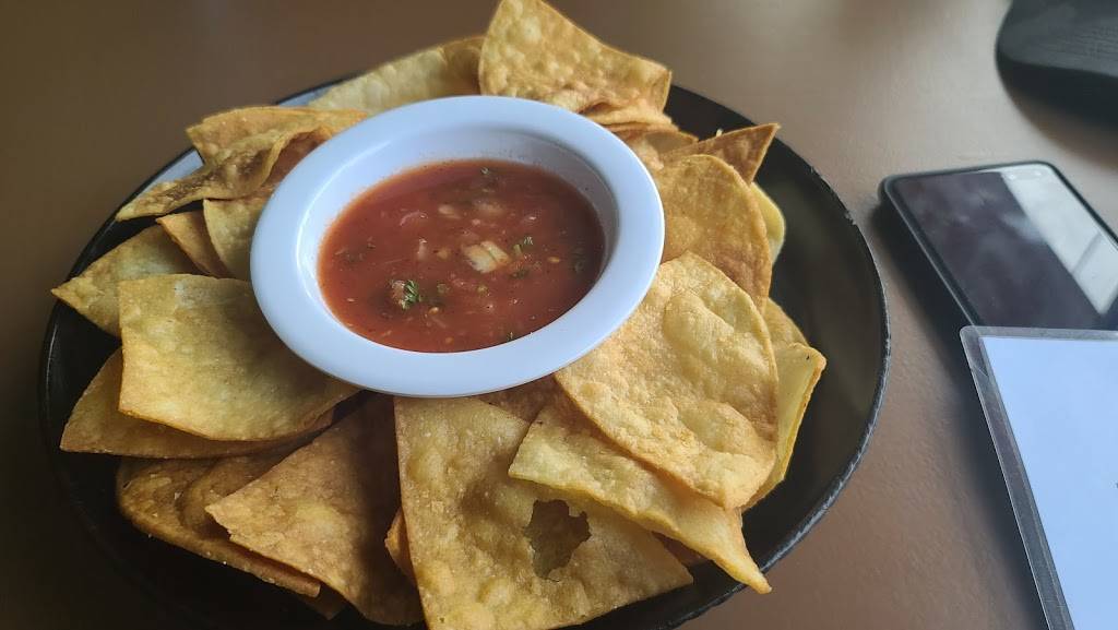 Flope Bar & Restaurant | restaurant | 3527 Harrison Ave, Cincinnati, OH 45211, USA | 5138735202 OR +1 513-873-5202