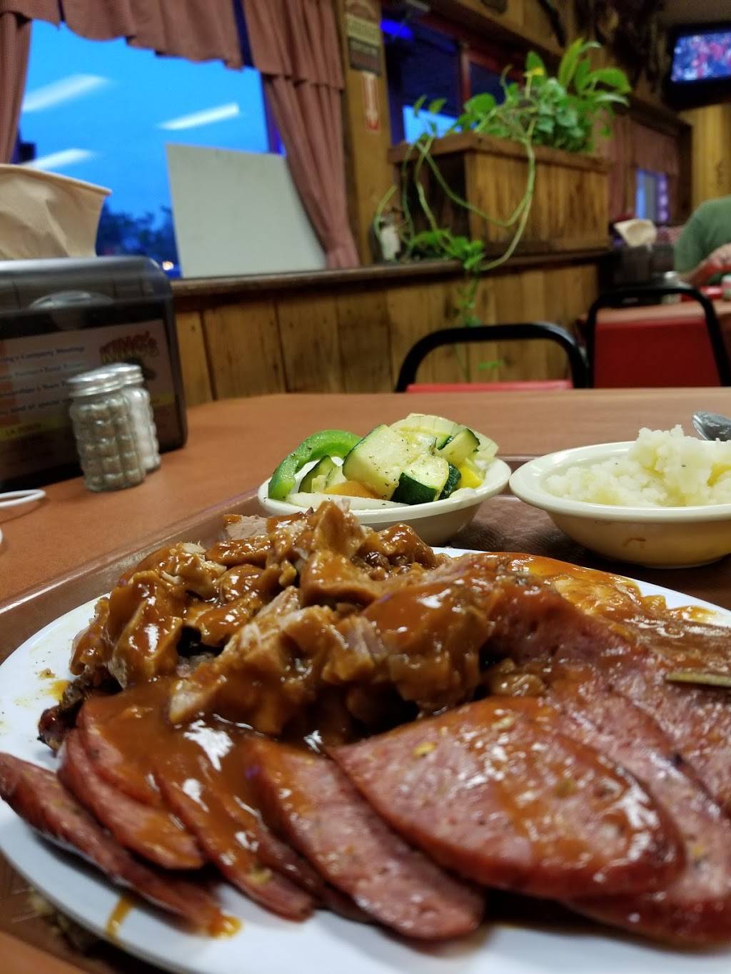Kings BBQ | restaurant | 521 W E Main St, La Porte, TX 77571, USA | 2814708358 OR +1 281-470-8358