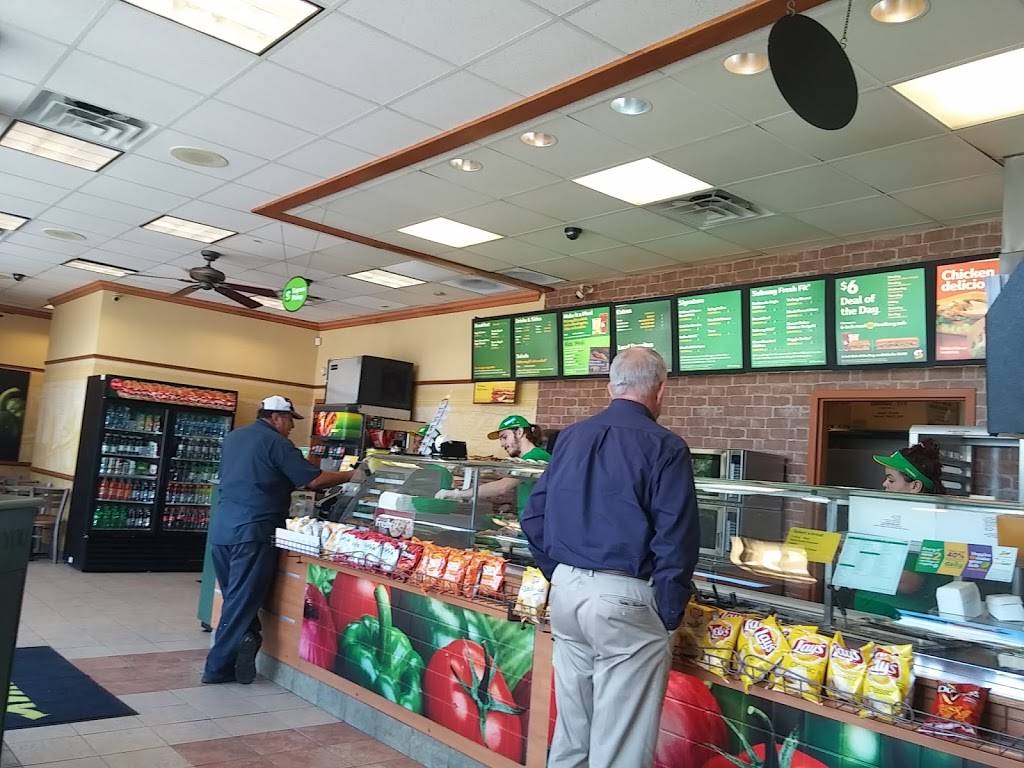 Subway Restaurants | restaurant | Spring Mall Center, 6711 Spring Mall Dr Unit # 3, Springfield, VA 22150, USA | 7037196562 OR +1 703-719-6562