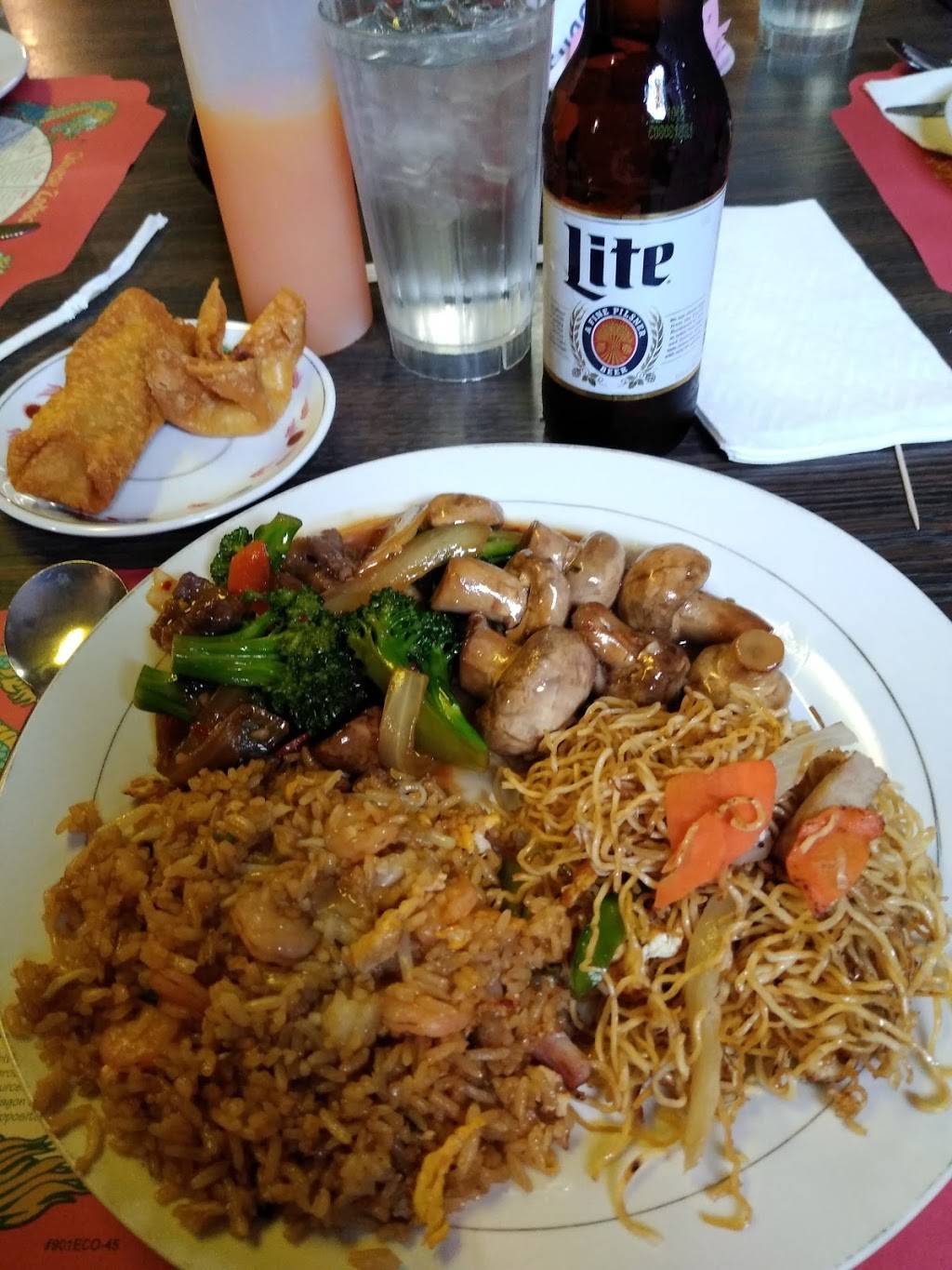Chinese Pagoda | restaurant | 7200 W North Ave, Wauwatosa, WI 53213, USA | 4147748400 OR +1 414-774-8400