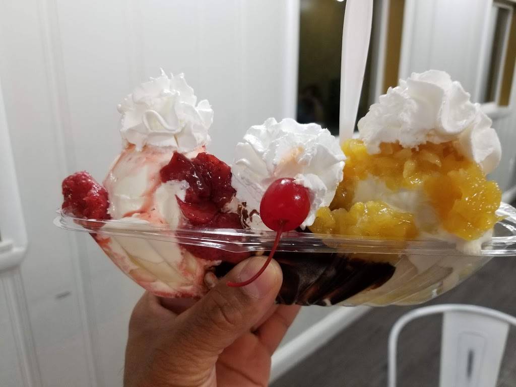 Whits Frozen Custard | restaurant | 4138 Main St, Hilliard, OH 43026, USA | 6147101315 OR +1 614-710-1315