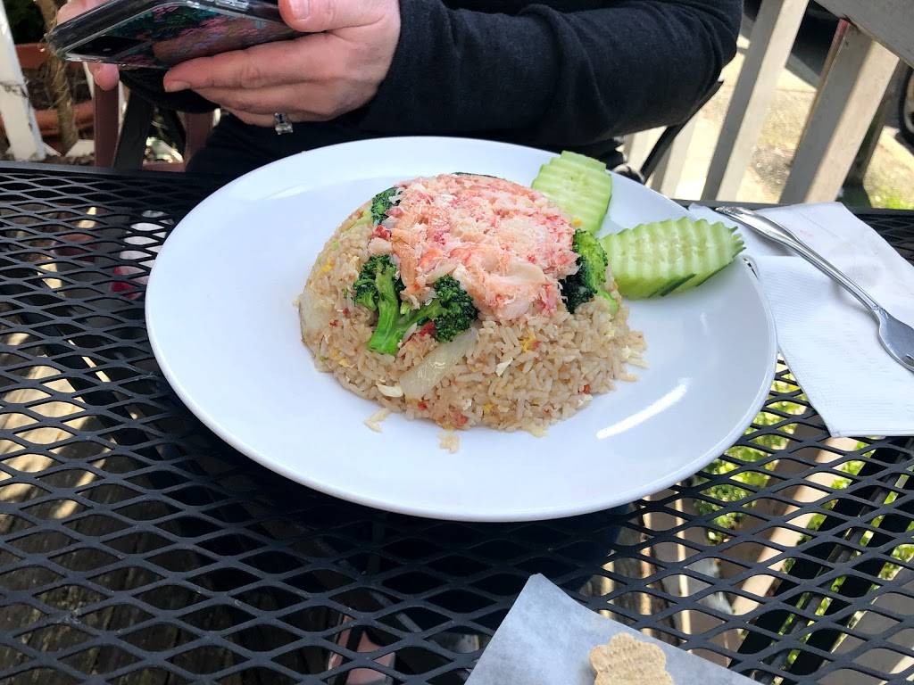 The Patio Fine Thai Cuisine | restaurant | 524 15th Ave E, Seattle, WA 98112, USA | 2063282406 OR +1 206-328-2406