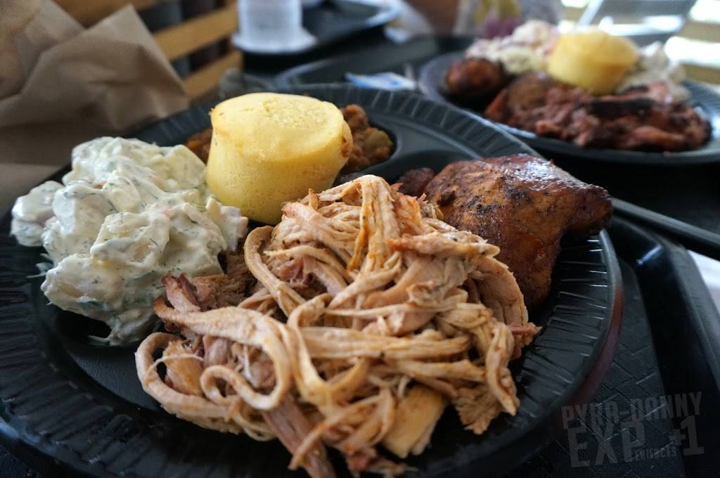 Captains BBQ | restaurant | 5862 N Ocean Shore Blvd, Palm Coast, FL 32137, USA | 3865972888 OR +1 386-597-2888