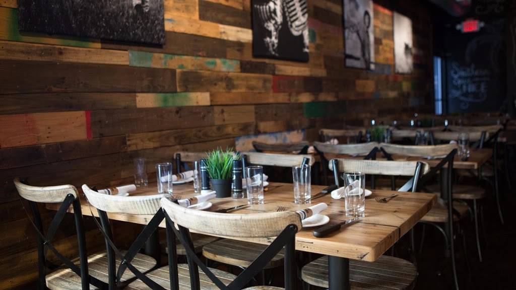 Southern Social | restaurant | 1932 14th Ave, Vero Beach, FL 32960, USA | 7722052212 OR +1 772-205-2212