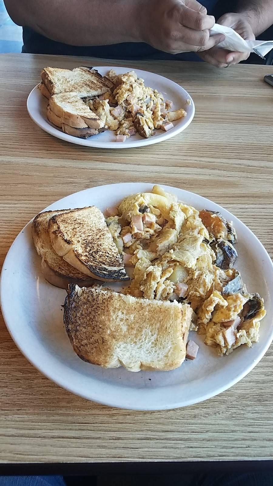 Silver Moon Soda Grill | cafe | 7820 Ponderosa Rd #A, Perrysburg, OH 43551, USA | 4196667425 OR +1 419-666-7425