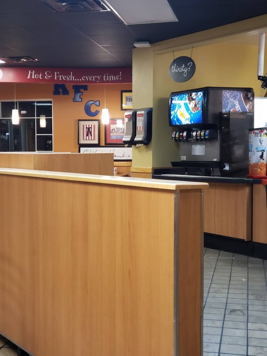 KFC | restaurant | 17837 E 24 Hwy Cir, Independence, MO 64056, USA | 8162570054 OR +1 816-257-0054