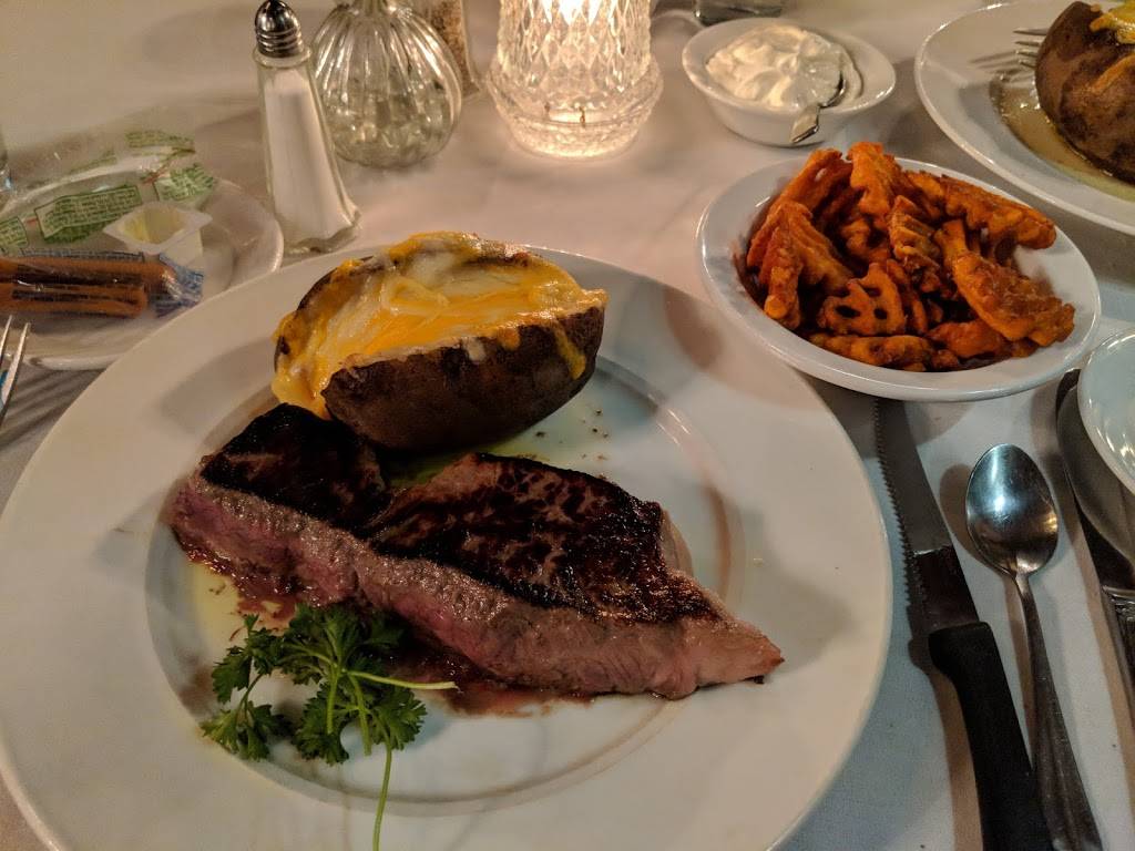 Pats Steak House | restaurant | 2437 Brownsboro Rd, Louisville, KY 40206, USA | 5028932062 OR +1 502-893-2062