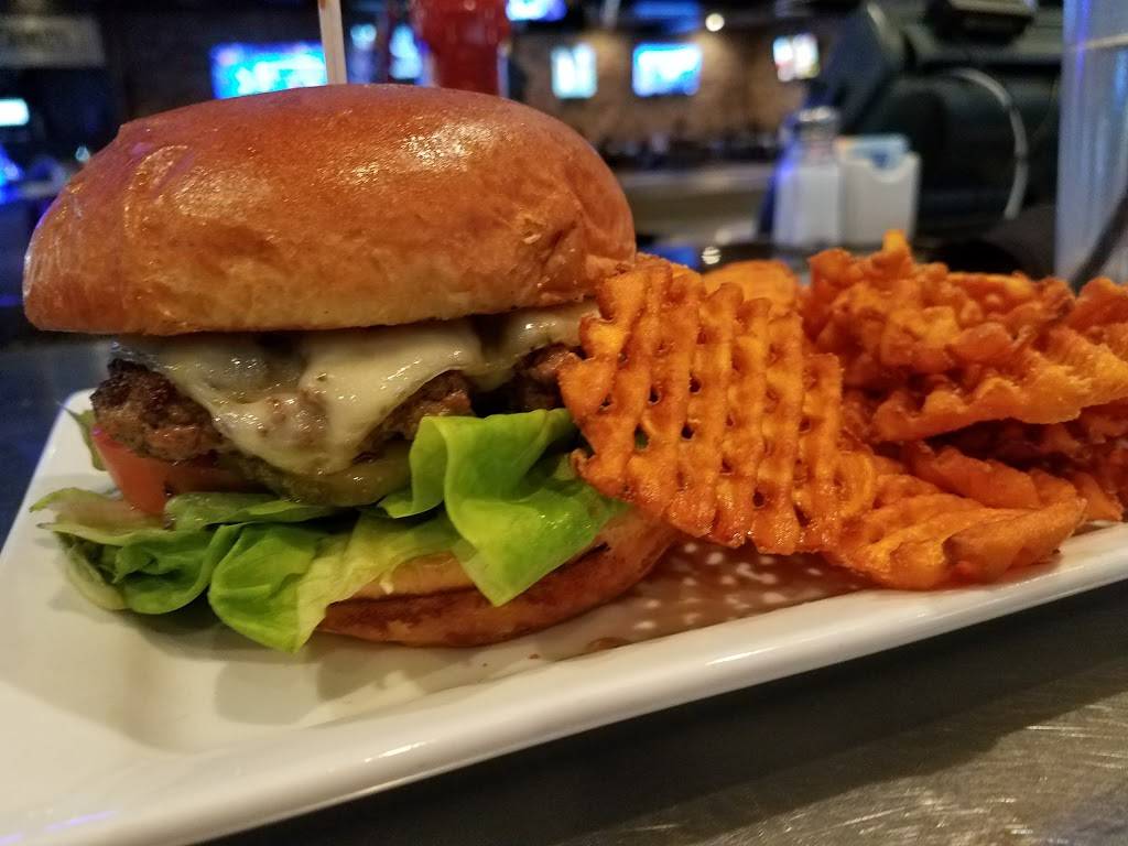 Champps | restaurant | 1201 S Joyce St, Arlington, VA 22202, USA | 7034143601 OR +1 703-414-3601