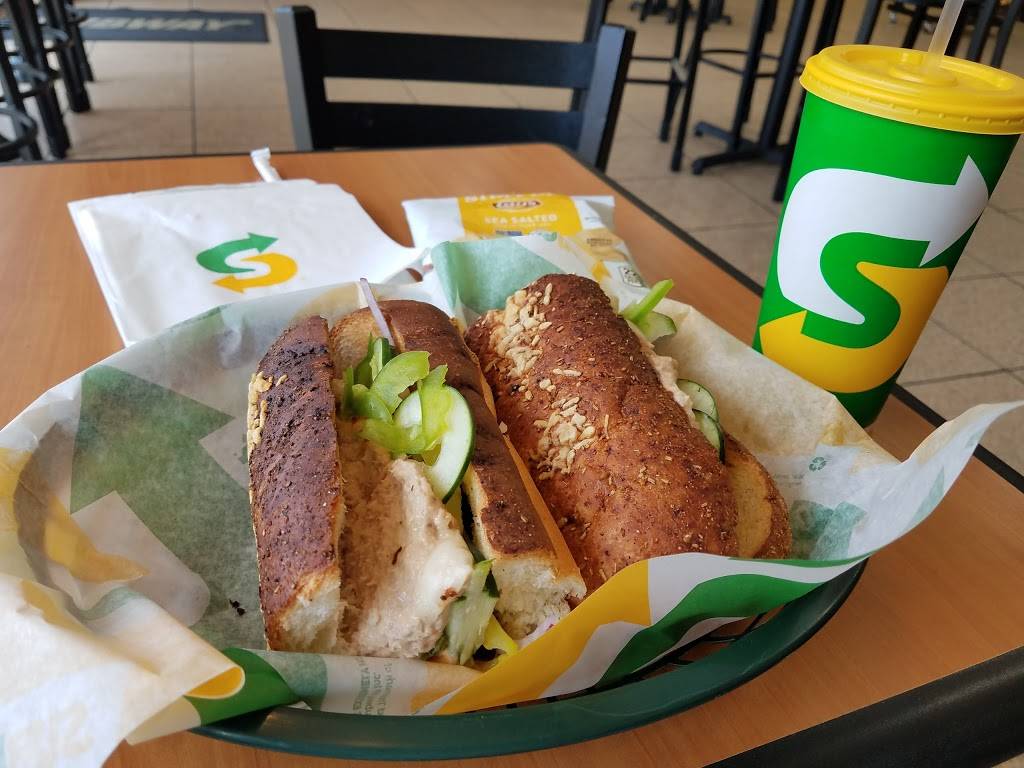 Subway Restaurants | restaurant | 9201 W Golf Rd, Des Plaines, IL 60016, USA | 8475445064 OR +1 847-544-5064