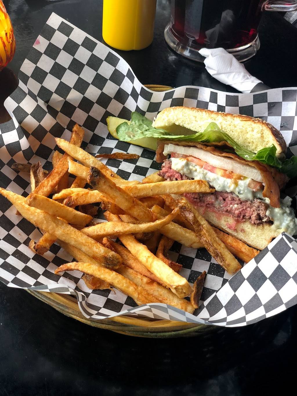 Moodys Pub | restaurant | 5910 N Broadway, Chicago, IL 60660, USA | 7733295694 OR +1 773-329-5694