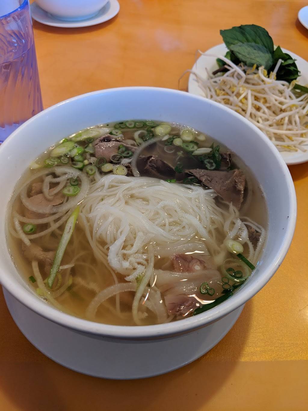 Pho Bistro Centreville | restaurant | 6053 Centreville Crest Ln, Centreville, VA 20121, USA | 7032668803 OR +1 703-266-8803