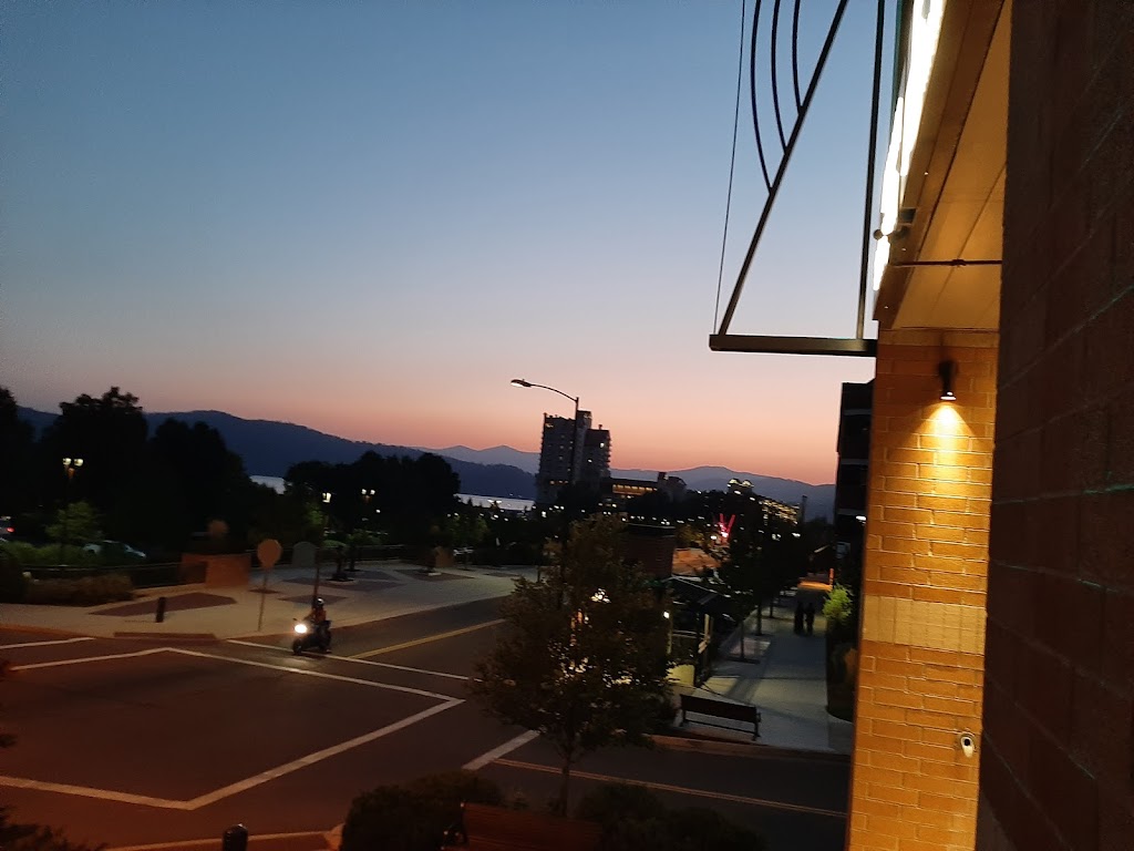 Sweet Lous Restaurant & Tap House | restaurant | 601 E Front Ave STE 101, Coeur dAlene, ID 83814, USA | 2086671170 OR +1 208-667-1170