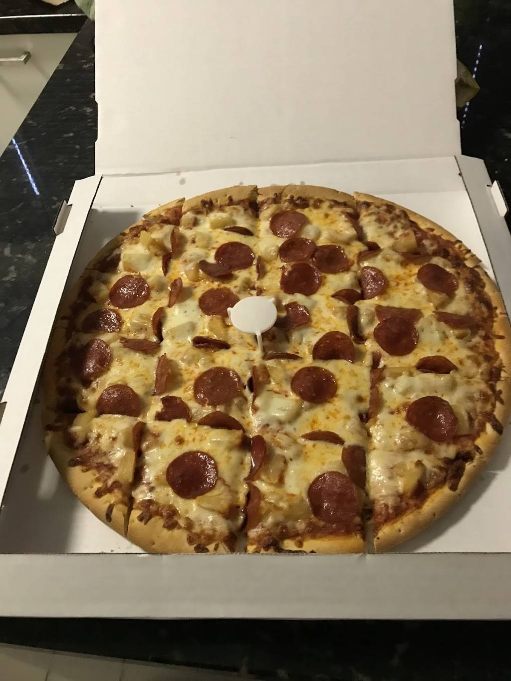 Cholies Pizza | restaurant | 1601 E 53rd St, Chicago, IL 60615, USA | 7736848688 OR +1 773-684-8688