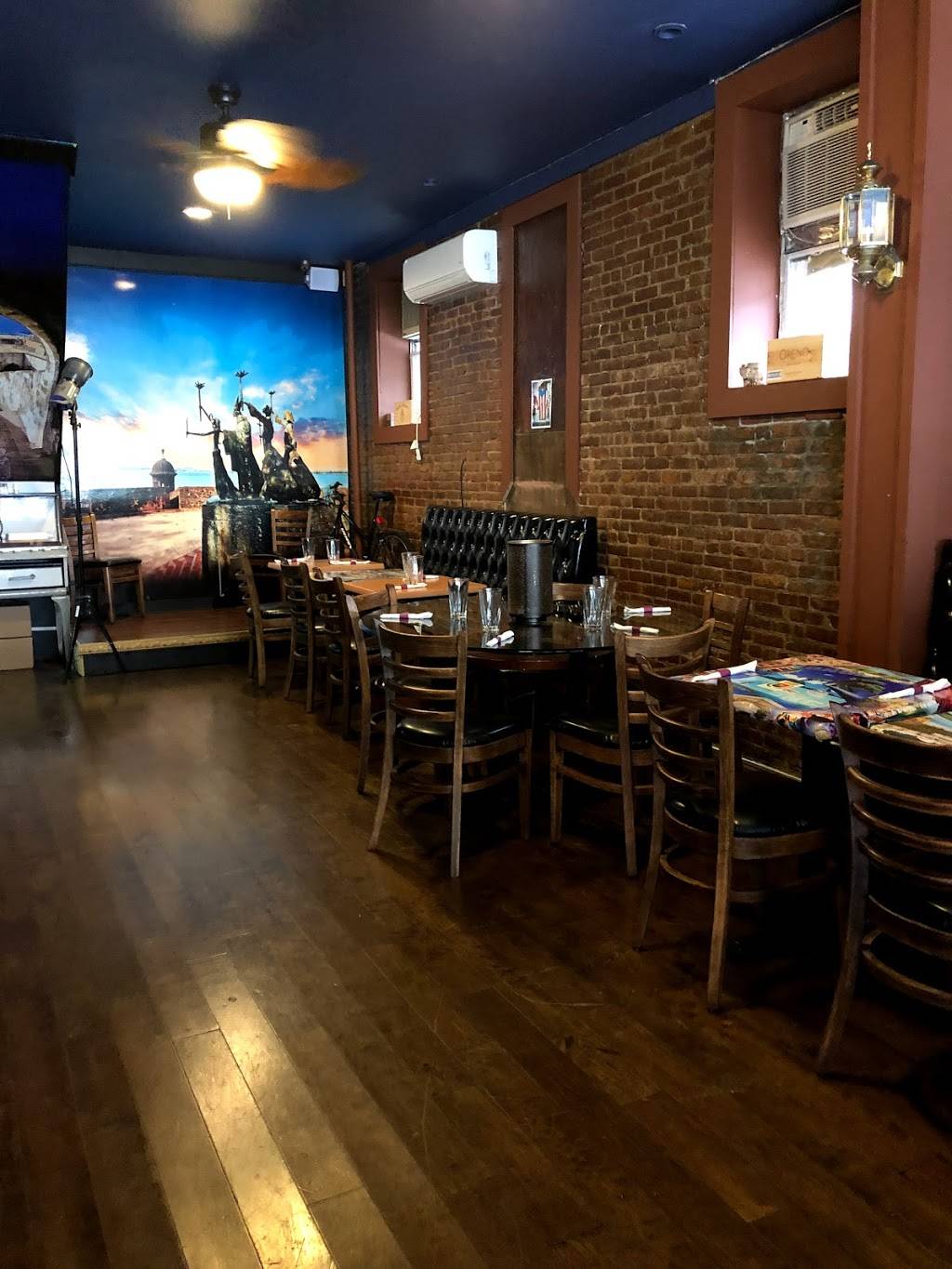 FRI ITZ | restaurant | 1694 Park Ave, New York, NY 10035, USA | 6465902772 OR +1 646-590-2772