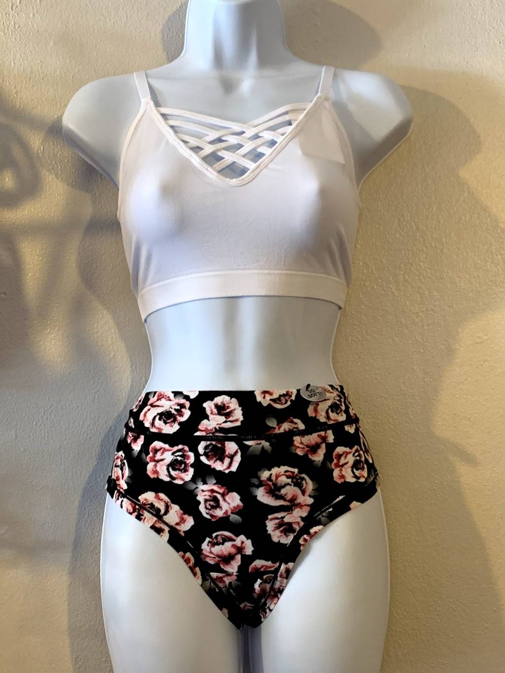 The Bra-tique | restaurant | 502 Gloucester St Lounge, Brunswick, GA 31520, USA | 9123427690 OR +1 912-342-7690