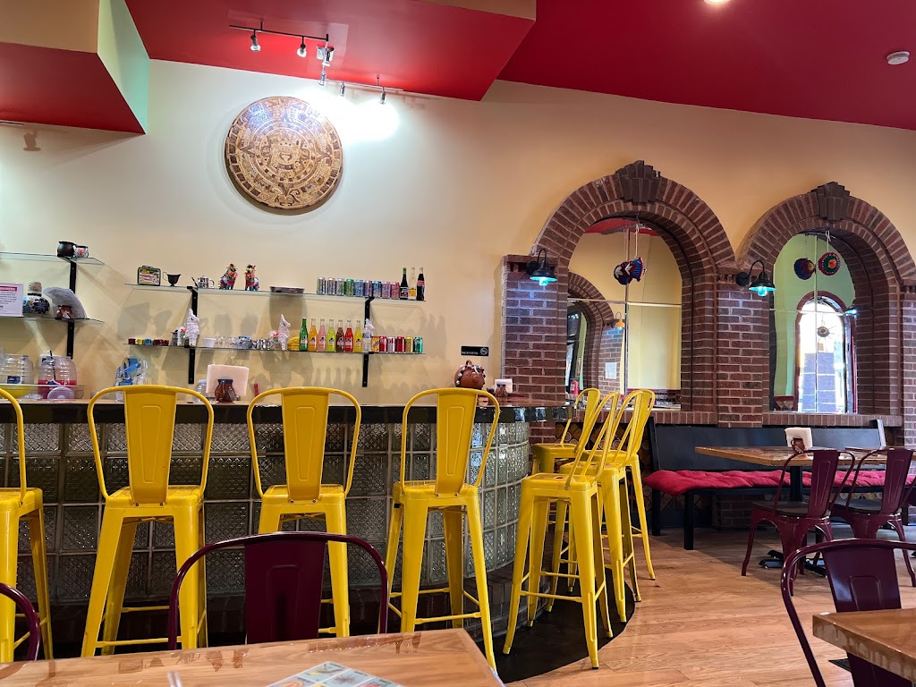 Del Carmen Mexican Street food | restaurant | 2032 N Damen Ave, Chicago, IL 60647, USA | 3126220369 OR +1 312-622-0369