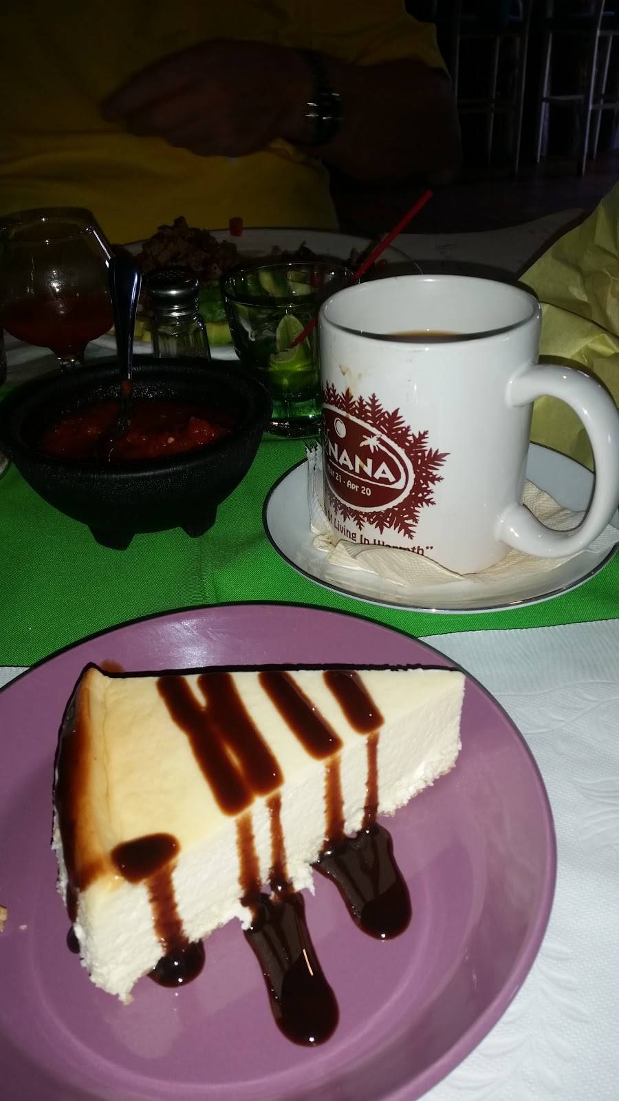 Bahia Cantiles | restaurant | Km 43 Carretera Libre, Puerto Nuevo, 22716 Playas de Rosarito, B.C., Mexico | 016616132043 OR +52 661 613 2043