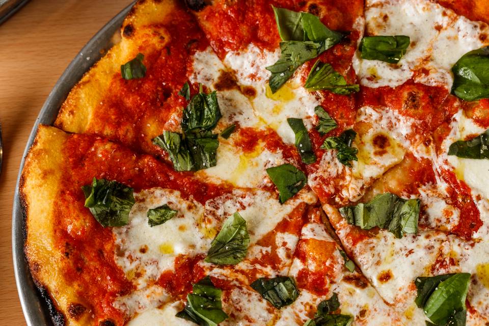 The Commons Bar/Café | restaurant | 477 W Spring St, Fayetteville, AR 72701, USA | 4797777017 OR +1 479-777-7017