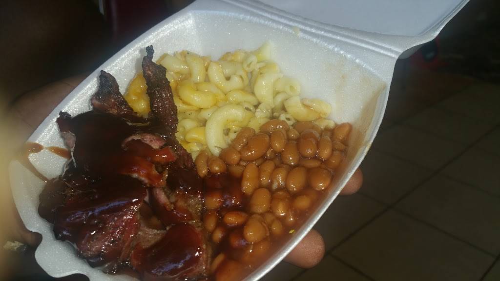 Chill and Grill Smokehouse | restaurant | 1807 NW 79th St, Miami, FL 33147, USA | 5618913015 OR +1 561-891-3015