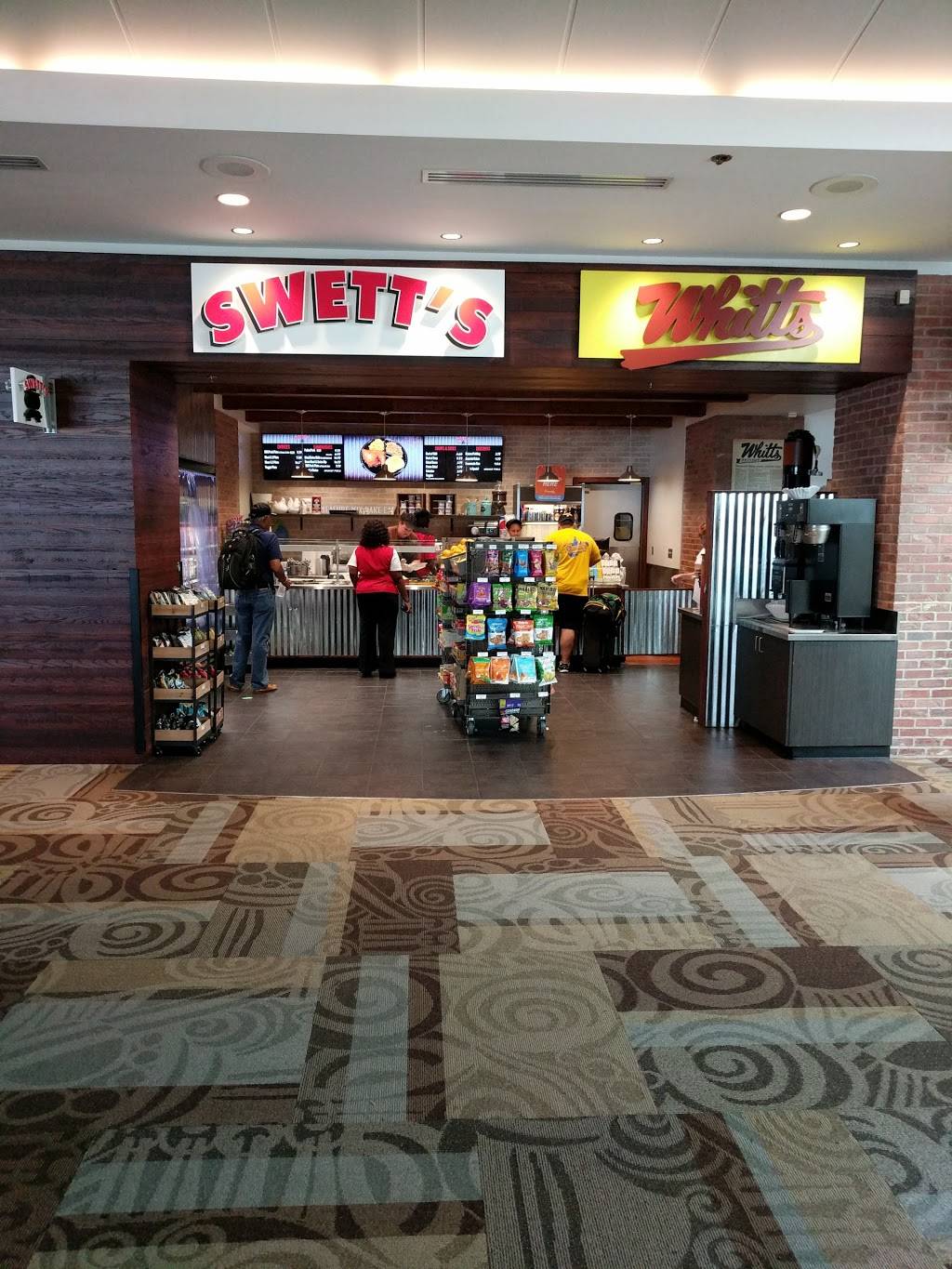 Swetts | restaurant | 1 Terminal Dr, Nashville, TN 37214, USA | 6152754332 OR +1 615-275-4332