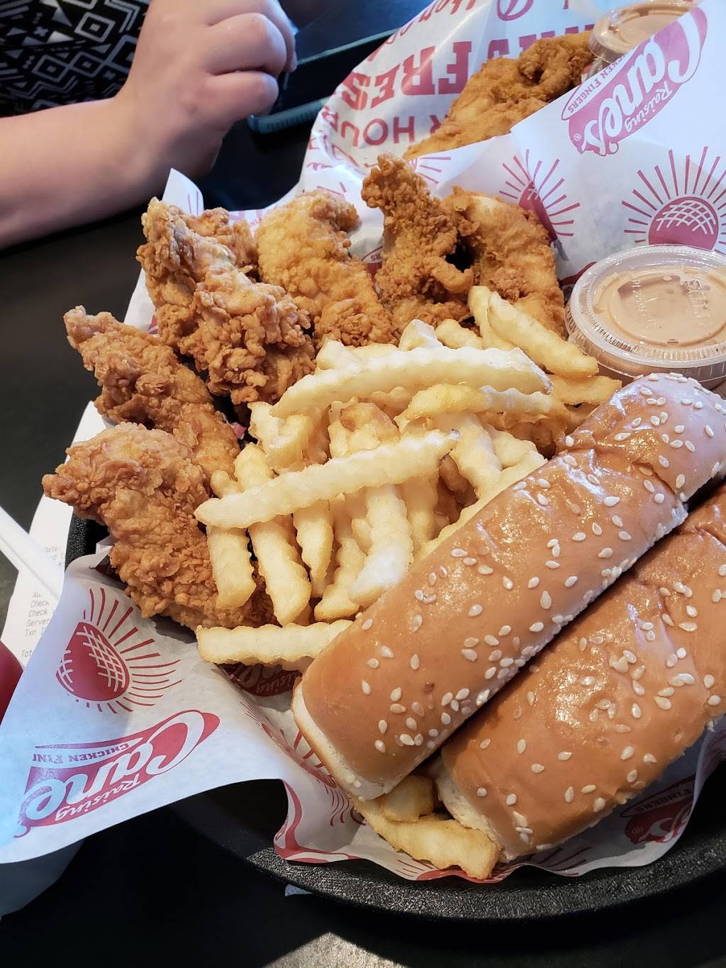 Raising Canes Chicken Fingers | meal takeaway | 5120 Dixie Hwy, Fairfield, OH 45014, USA | 5138154414 OR +1 513-815-4414