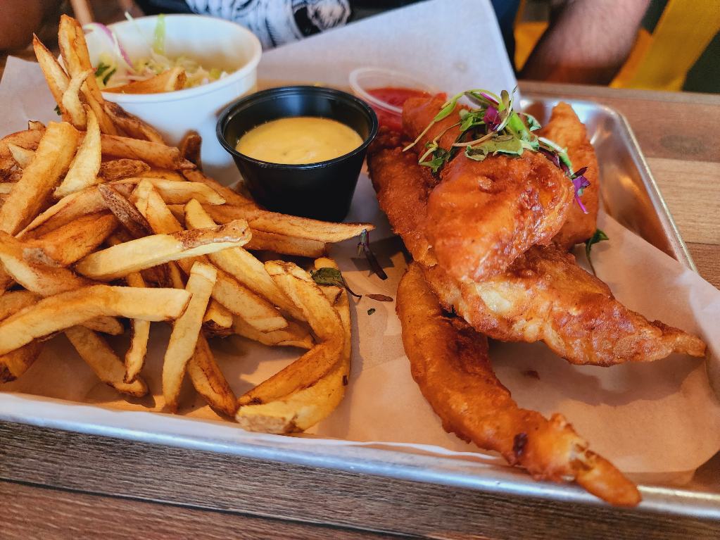 Freckles Kitchen & Tavern | restaurant | 1839 Mentone Blvd, Mentone, CA 92359, USA | 9098101221 OR +1 909-810-1221