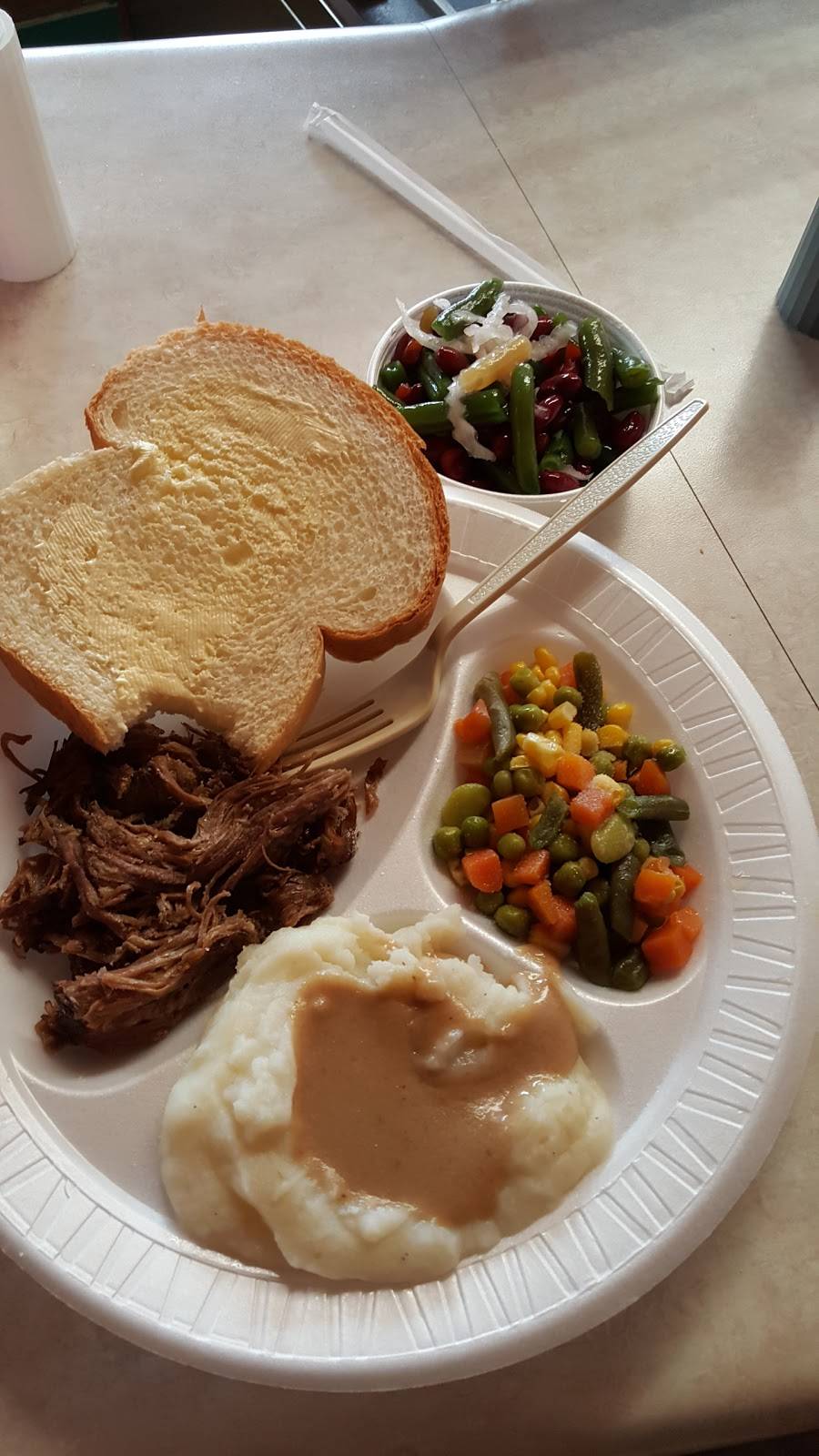 Kalona Sales Barn Lunchroom | restaurant | 121 9th St, Kalona, IA 52247, USA | 3196562222 OR +1 319-656-2222