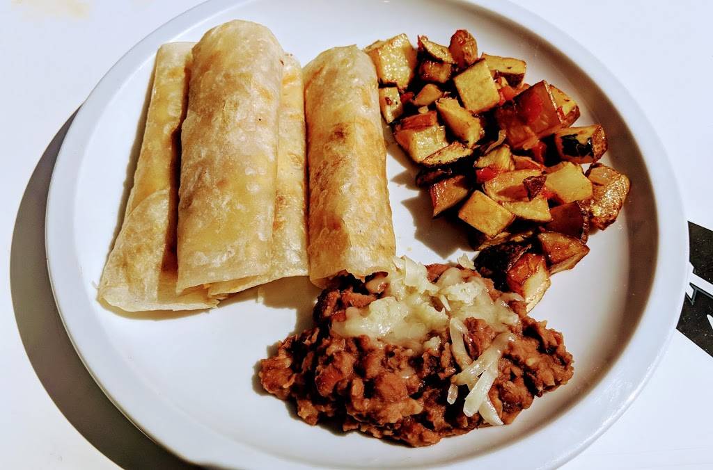 La Marina | restaurant | Baja Cove Beach, Punta Banda, B.C., Mexico | 016461542875 OR +52 646 154 2875