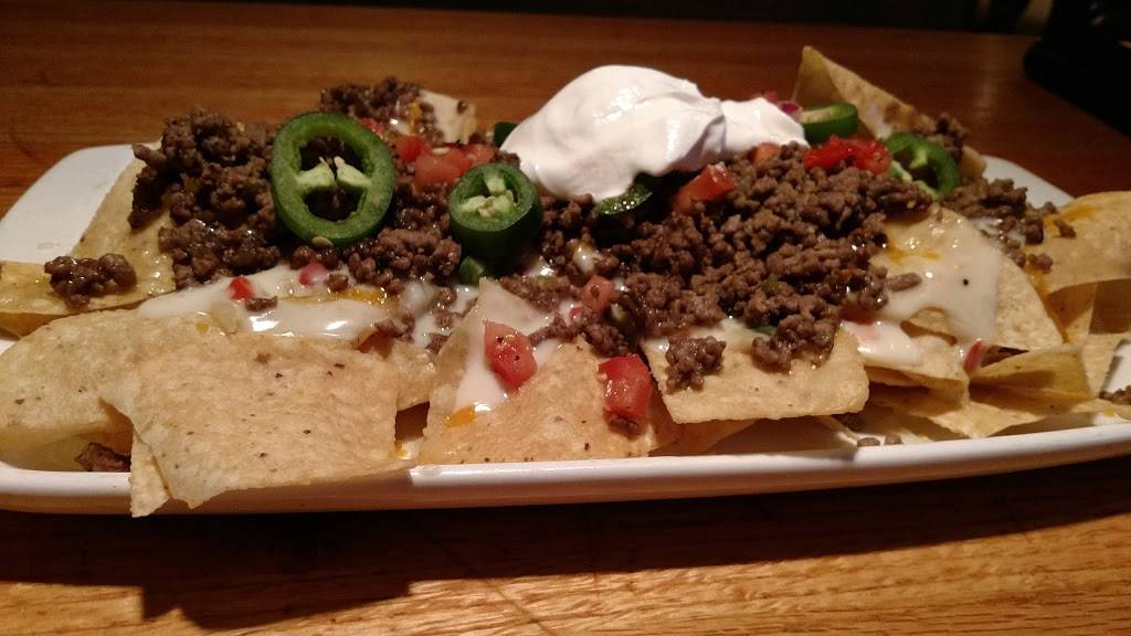 Applebees Grill + Bar | restaurant | 2700 Lake Rd, Dyersburg, TN 38024, USA | 7312871607 OR +1 731-287-1607