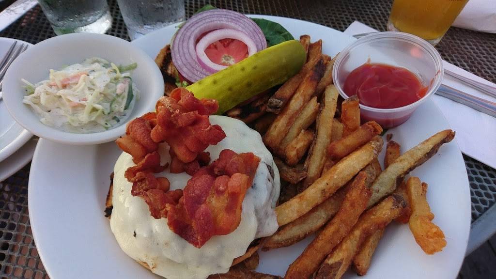 Inlet Seafood Restaurant | restaurant | 541 E Lake Dr, Montauk, NY 11954, USA | 6316684272 OR +1 631-668-4272