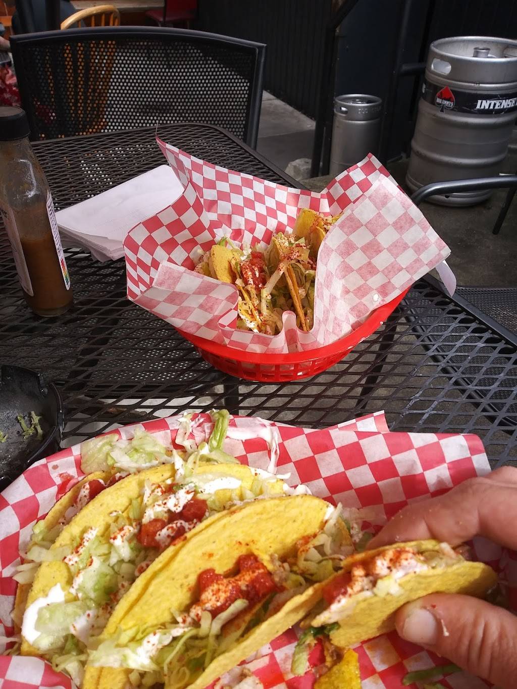 Tims Tavern | restaurant | 602 N 105th St, Seattle, WA 98133, USA | 2067899005 OR +1 206-789-9005