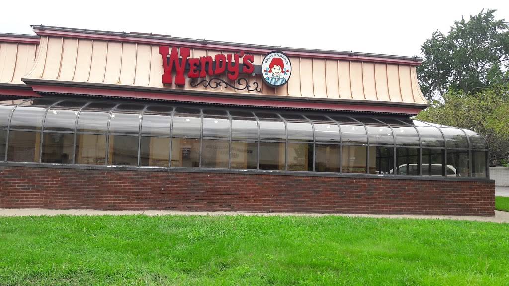 Wendys | restaurant | 17420 Grand River Ave, Detroit, MI 48227, USA | 3138355976 OR +1 313-835-5976