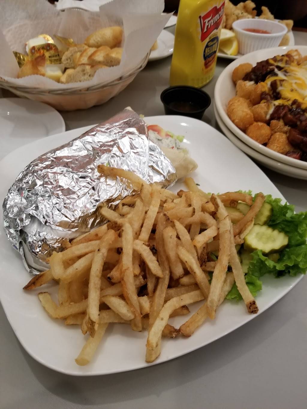 Saadeys Place | restaurant | 870 N Canfield Niles Rd, Youngstown, OH 44515, USA | 3303490083 OR +1 330-349-0083