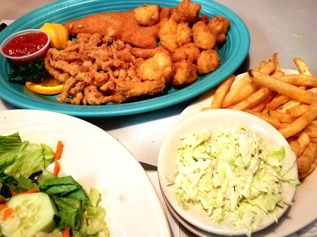 Applewood Restaurant & Bar | restaurant | 820 Farmington Ave, Bristol, CT 06010, USA | 8605897133 OR +1 860-589-7133