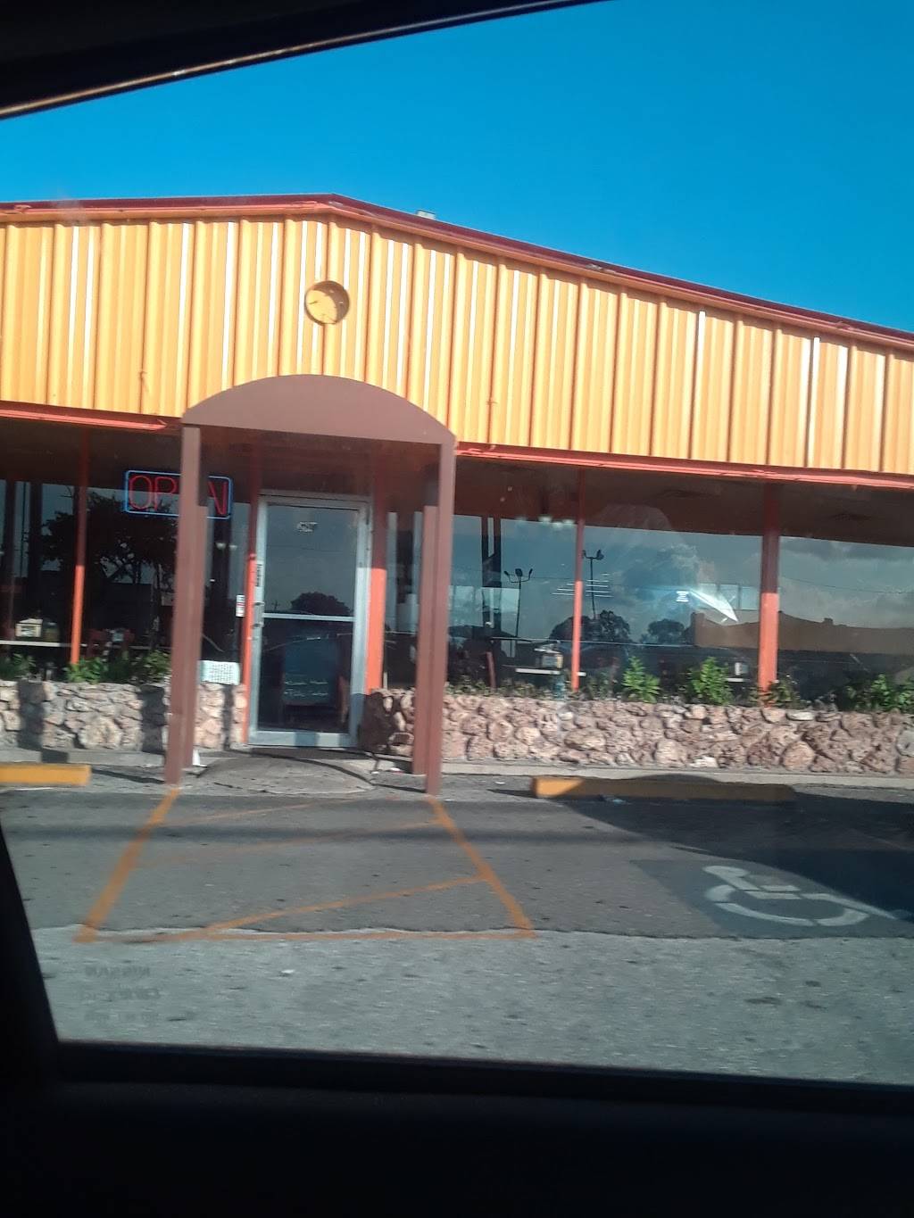 El Pupusodromo | restaurant | 6817 Bissonnet St #6005, Houston, TX 77074, USA | 7132705030 OR +1 713-270-5030