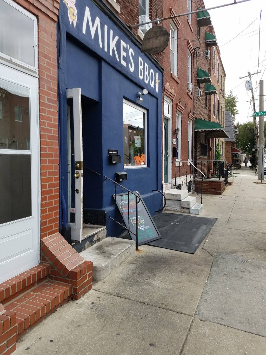 Mikes BBQ | restaurant | 1703 S 11th St, Philadelphia, PA 19148, USA | 2678312040 OR +1 267-831-2040