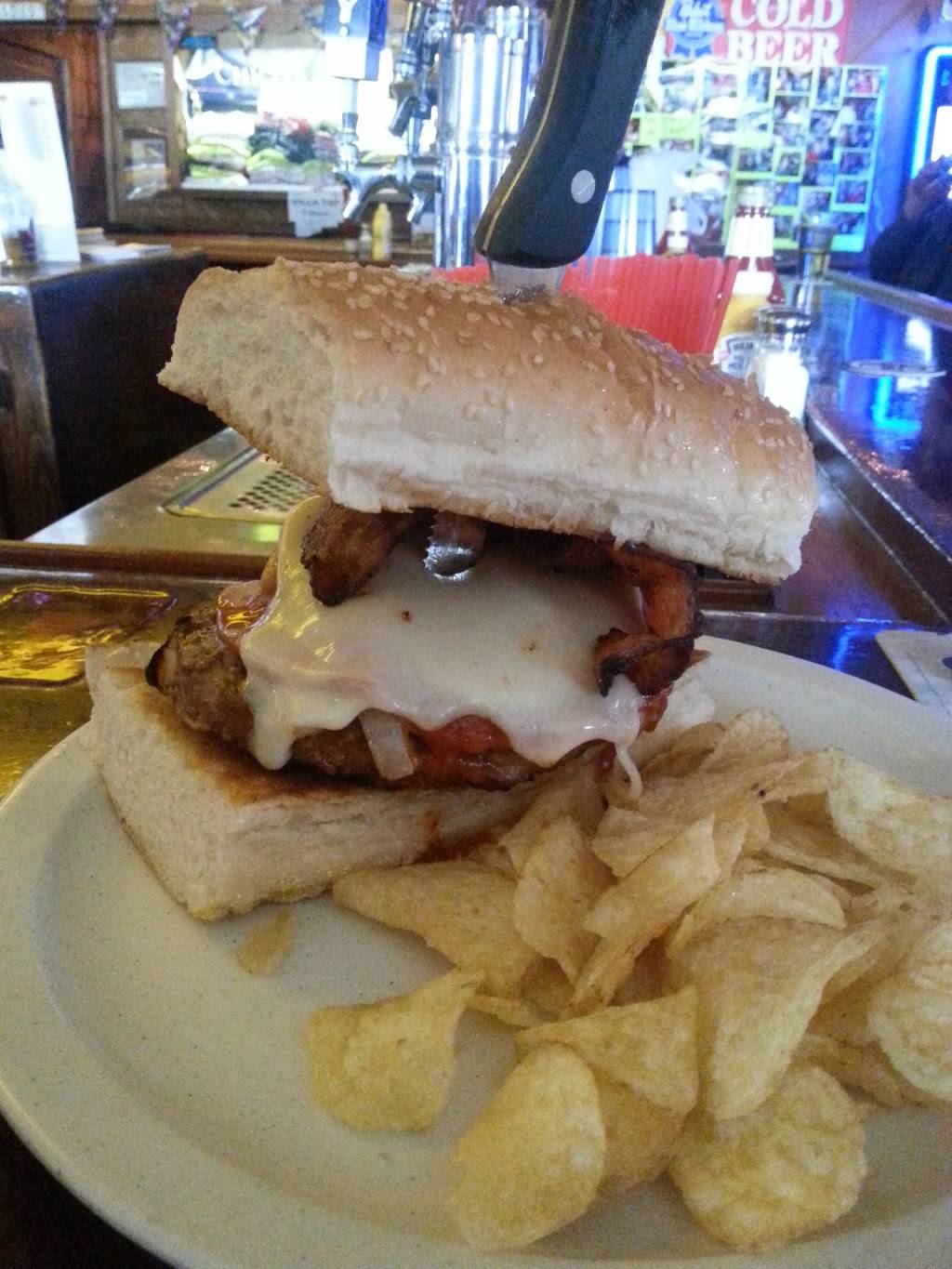 Villa Tap | restaurant | 2302 Packers Ave, Madison, WI 53704, USA | 6082449627 OR +1 608-244-9627