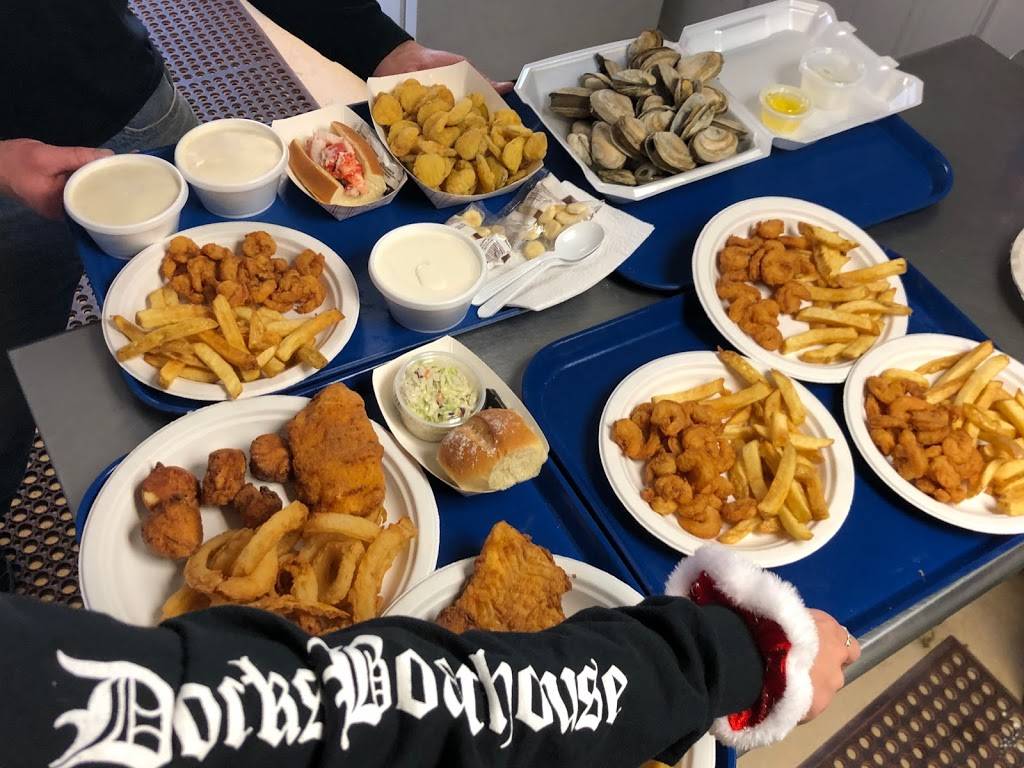 Docks Boathouse | meal takeaway | 472 Elm St, Biddeford, ME 04005, USA | 2072861600 OR +1 207-286-1600