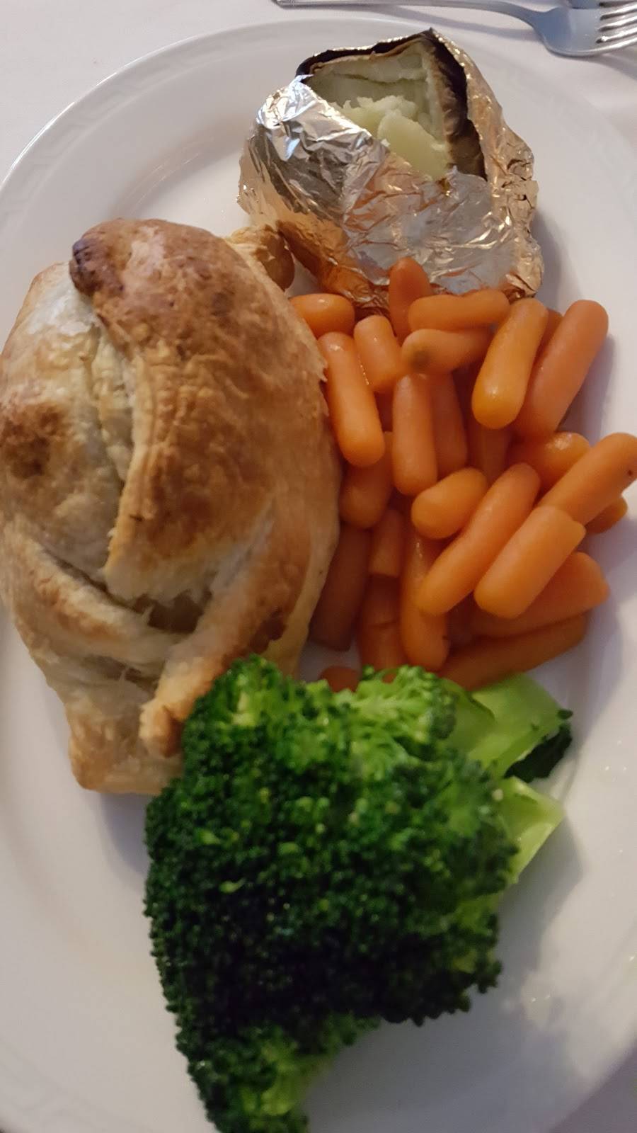 Royal Coachman | restaurant | 8087 2, Napanee, ON K7R 3K6, Canada | 6133549124 OR +1 613-354-9124