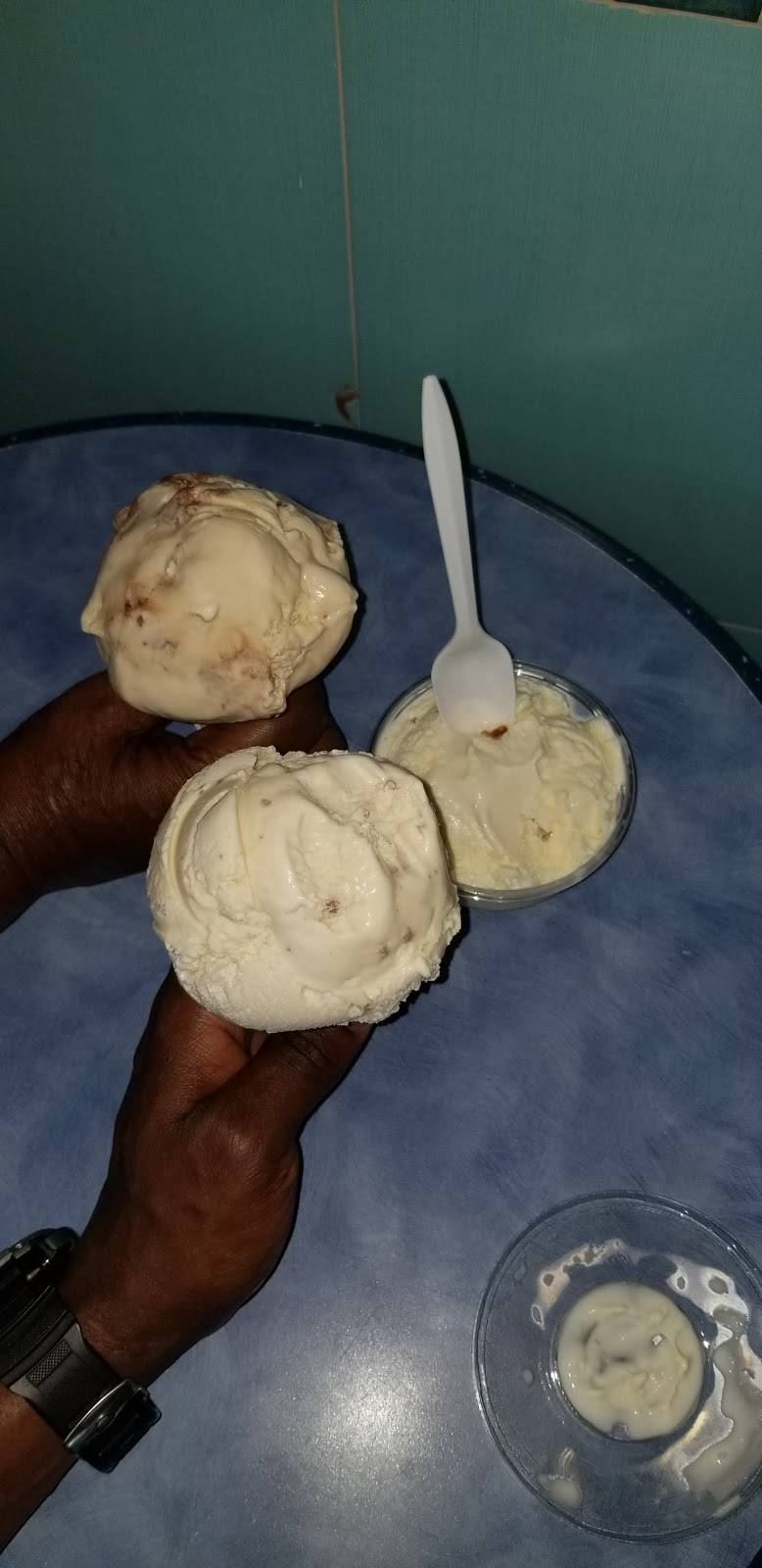 Dunkin | bakery | 4525 N Sterling Ave, Peoria, IL 61615, USA | 3096820272 OR +1 309-682-0272