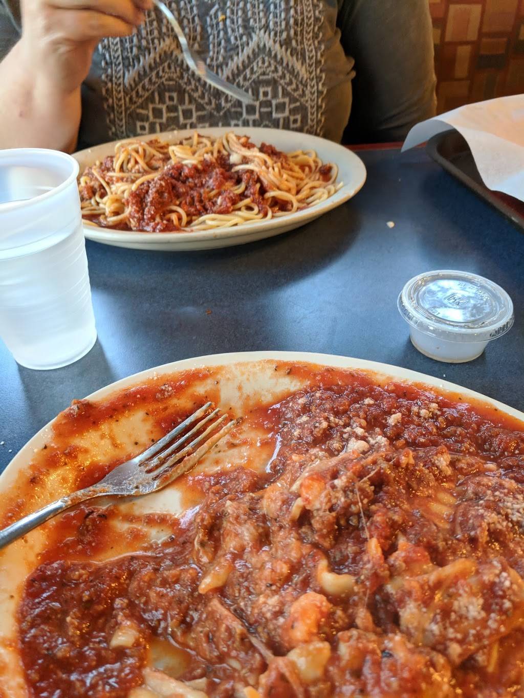 Michaels Italian Feast | restaurant | 1006 Peoria St, Washington, IL 61571, USA | 3094441984 OR +1 309-444-1984