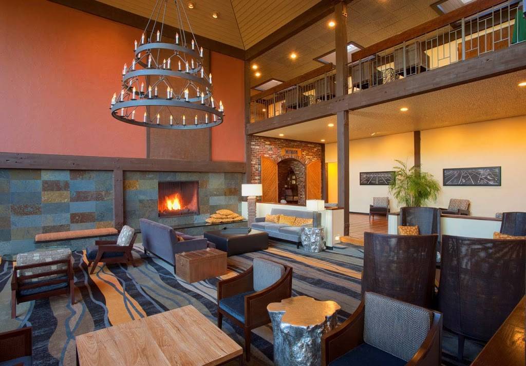 Valley River Inn | restaurant | 1000 Valley River Way, Eugene, OR 97401, USA | 5417431000 OR +1 541-743-1000