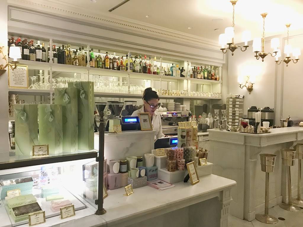 Ladurée The Grove | bakery | 189 The Grove Dr, Los Angeles, CA 90036, USA | 3234560282 OR +1 323-456-0282