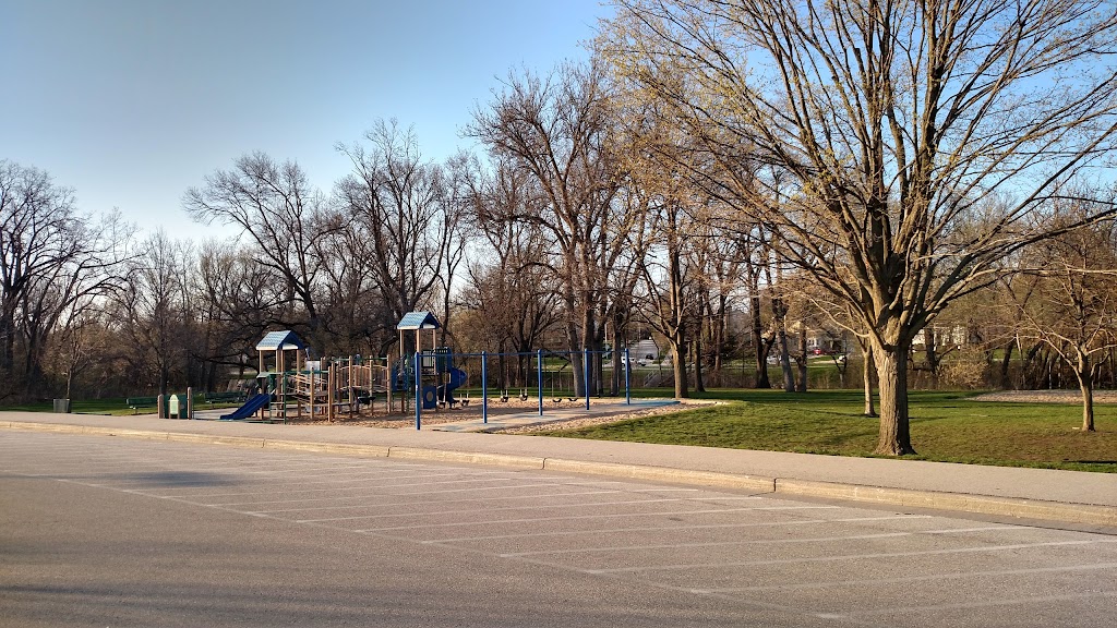 Hoyt Park | restaurant | 1800 N Swan Blvd, Wauwatosa, WI 53226, USA | 4142577275 OR +1 414-257-7275