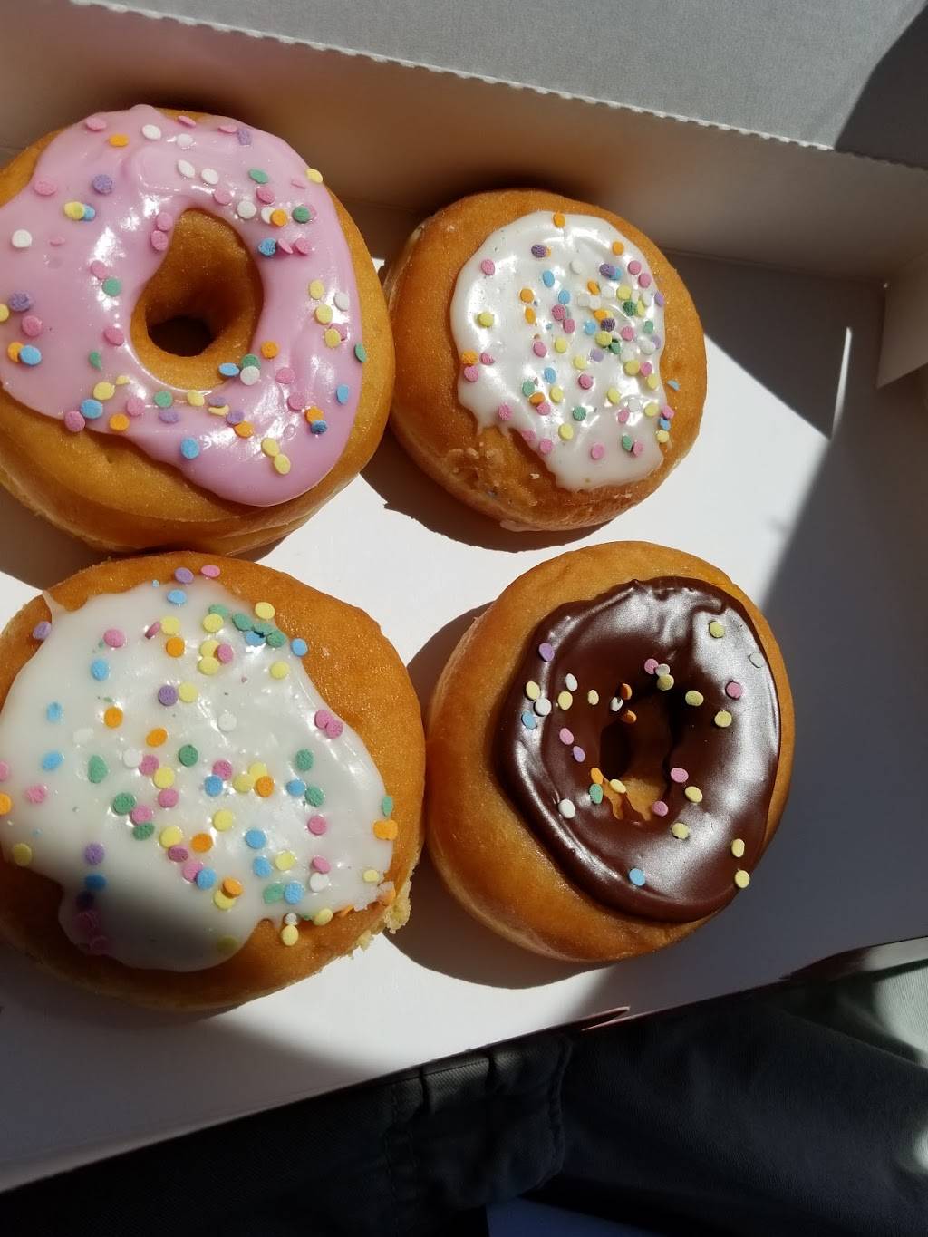 Dunkin | bakery | 604 2nd St, Coralville, IA 52241, USA | 3193382729 OR +1 319-338-2729