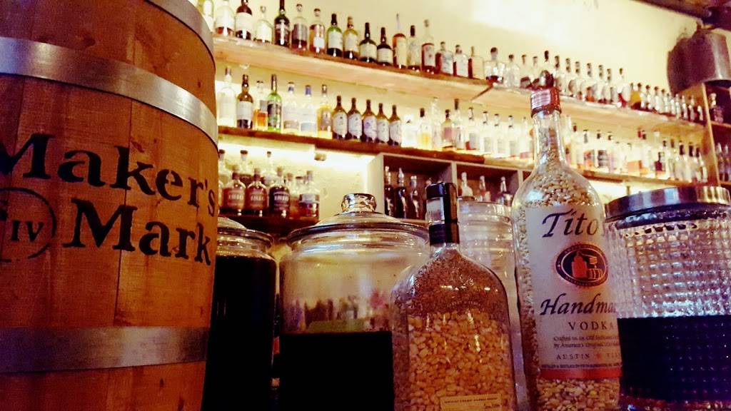 Belle Tavern | restaurant | 117 Barboro Alley, Memphis, TN 38103, USA | 9012496580 OR +1 901-249-6580