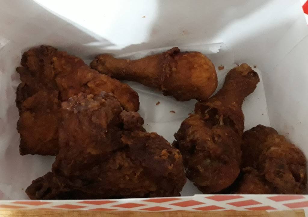 Crown Fried Chicken | restaurant | 45 Hamilton St, Southbridge, MA 01550, USA | 5087646363 OR +1 508-764-6363